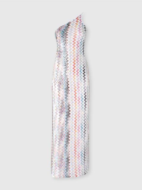 Long one-shoulder cover-up with zig zag pattern