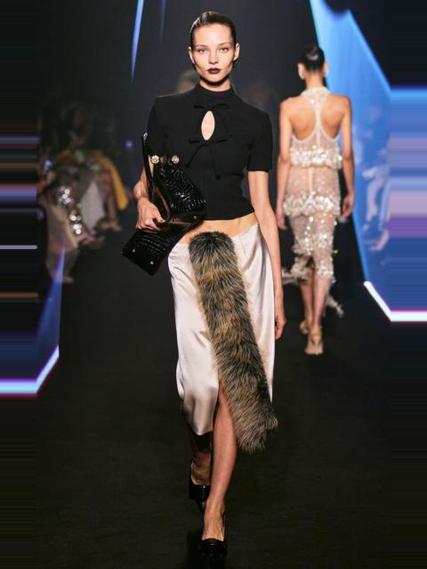 Keyhole Cutout Top black