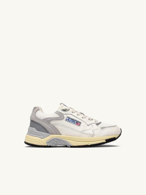 HYPERWAY SNEAKERS IN WHITE AND GRAY SUEDE AND MESH