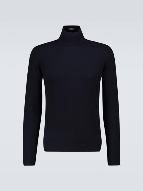 Cashmere turtleneck sweater