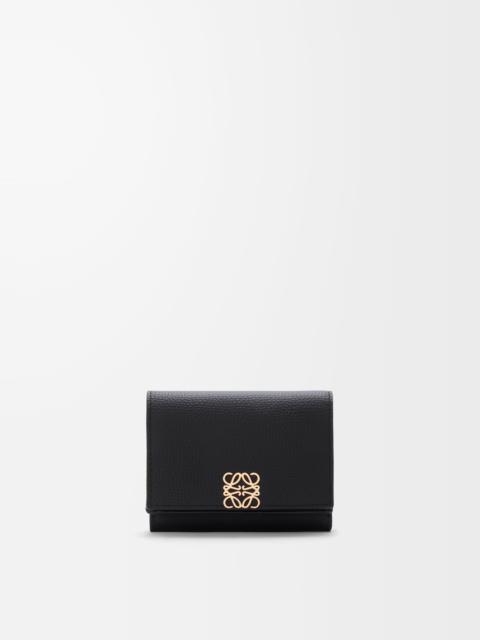 Anagram trifold wallet in pebble grained calfskin