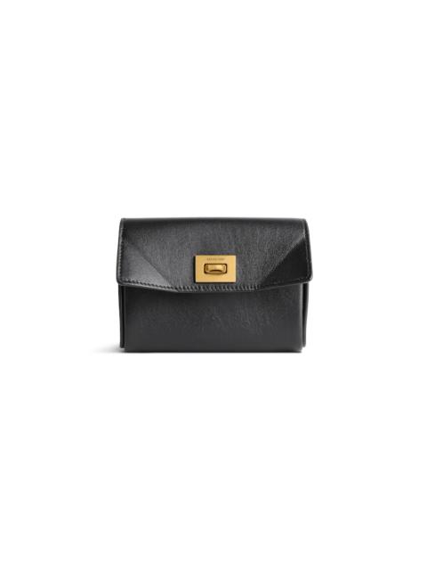 Women's Rodeo Flap Card Holder in Black
