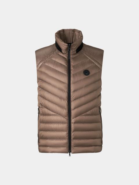 Lasse lightweight down vest in Mud