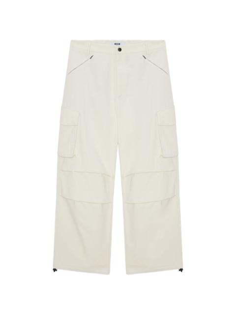 cargo-pockets trousers