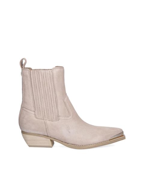 pointed toe boots