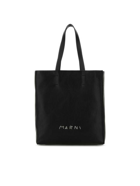 Museo tote bag