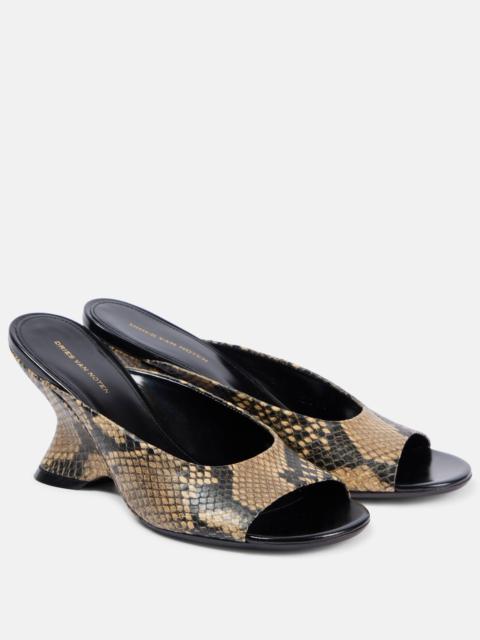 Snake-effect leather mules
