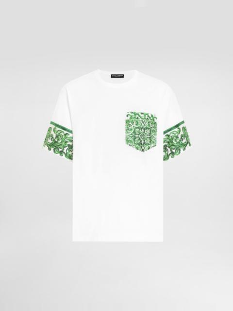 Cotton T-shirt with majolica-print breast pocket