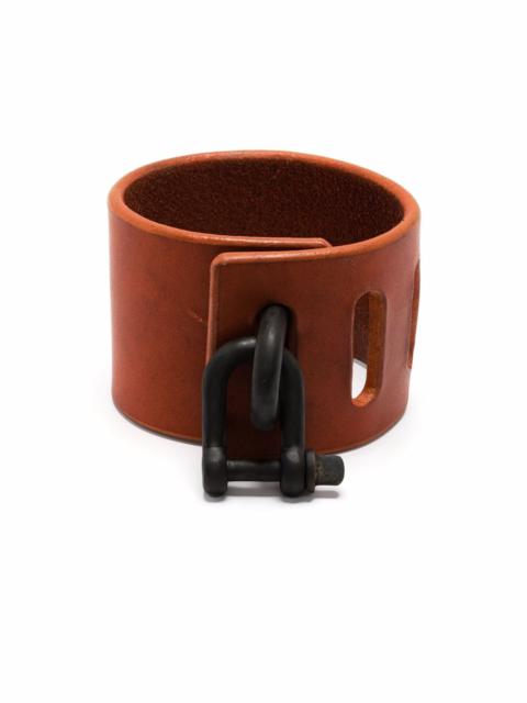 Restraint-charm leather bracelet