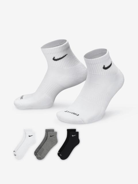 Nike Everyday Plus Cushioned Training Ankle Socks (3 Pairs)