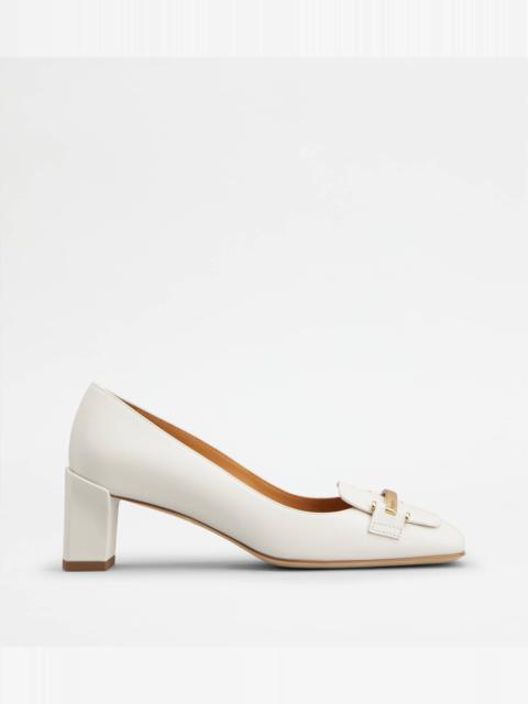 PUMPS IN LEATHER - WHITE