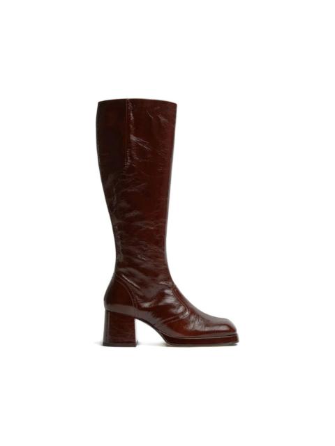 round-toe zip-fastening boots