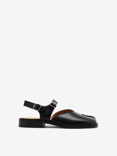 Tabi sandals