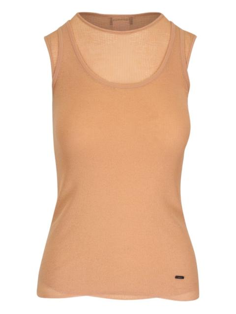sleeveless top