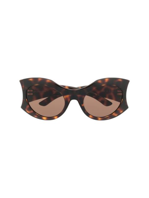 Hourglass tortoiseshell-effect oversize-frame sunglasses