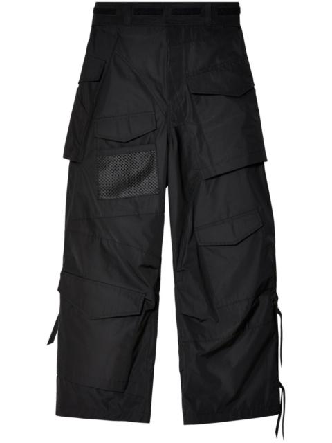 wide-leg cargo trousers