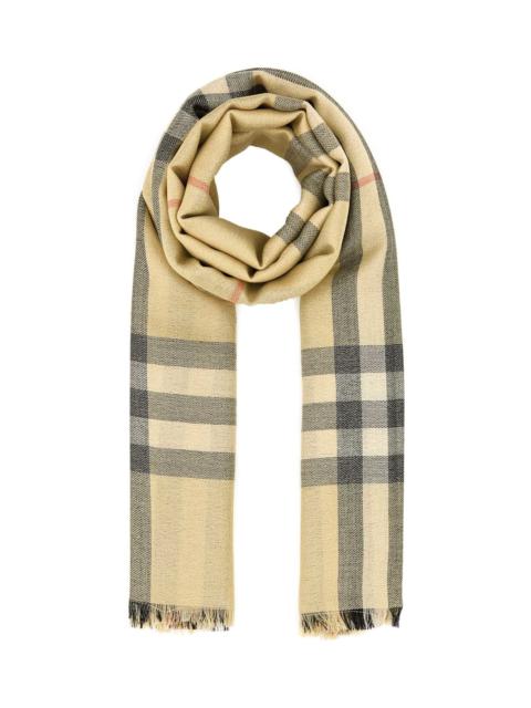 【送料&関税込】Burberry Embroidered Wool Blend Scarf Burberry Embroidered checkered wool blend scarf | The