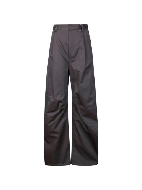 pleated trousers