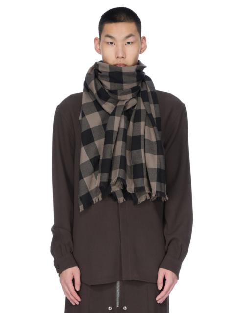 checked-pattern scarf