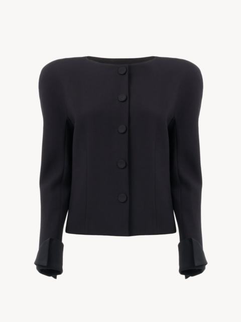 COLLARLESS FITTED JACKET IN WOOL CRÊPE