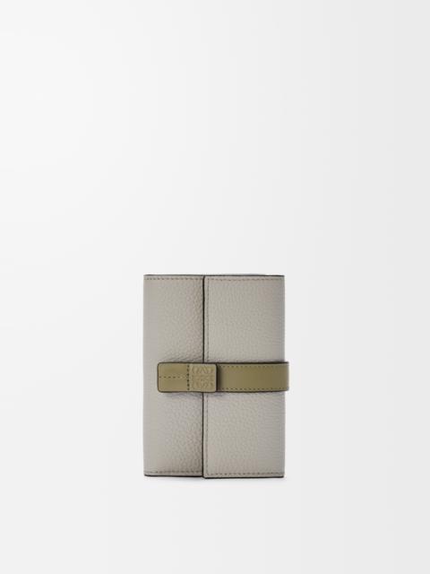 Small vertical wallet in soft grained calfskin