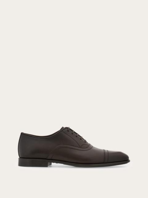Oxford with wing-tips