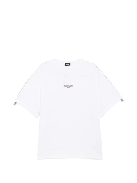 logo-embossed T-shirt