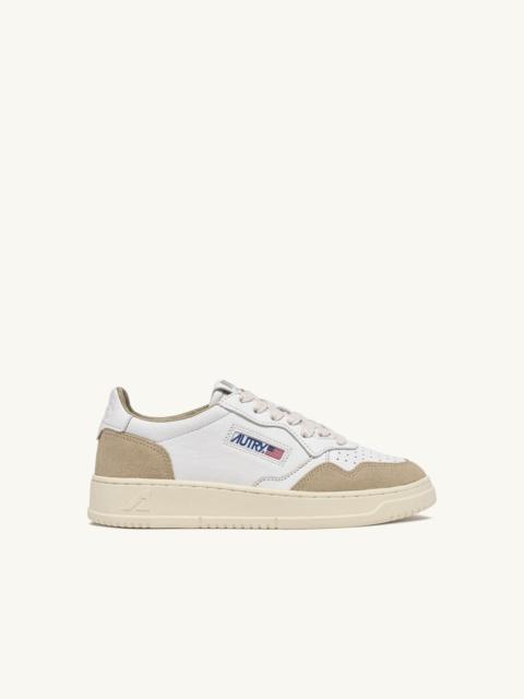 MEDALIST LOW SNEAKERS IN WHITE LEATHER AND SPONGE SUEDE