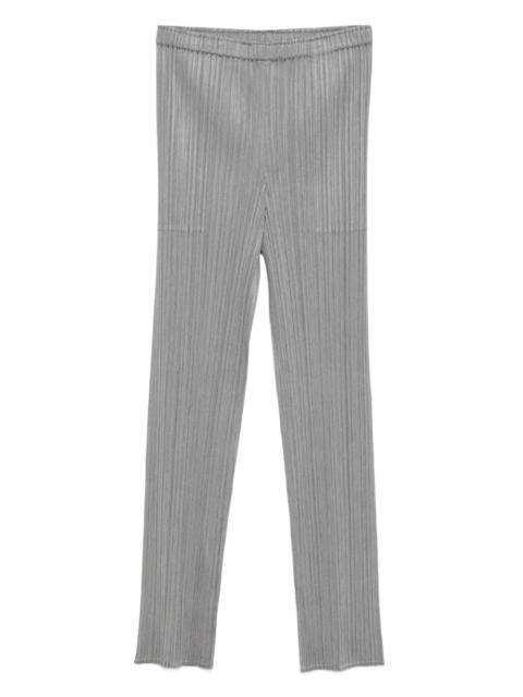 pleated trousers
