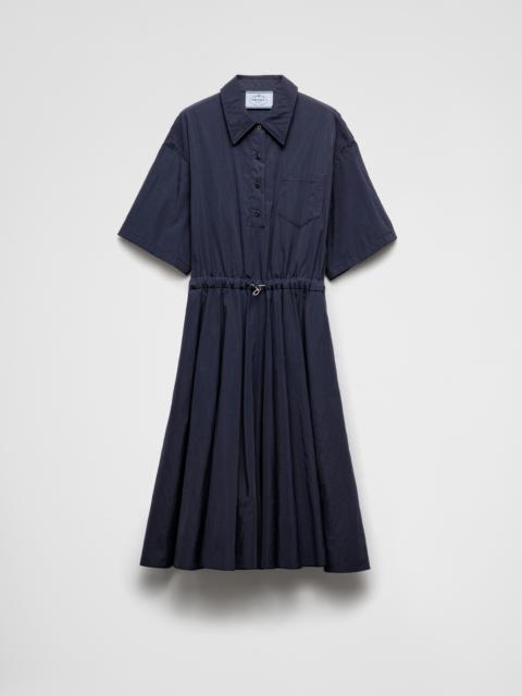 Short-sleeved technical pongé dress