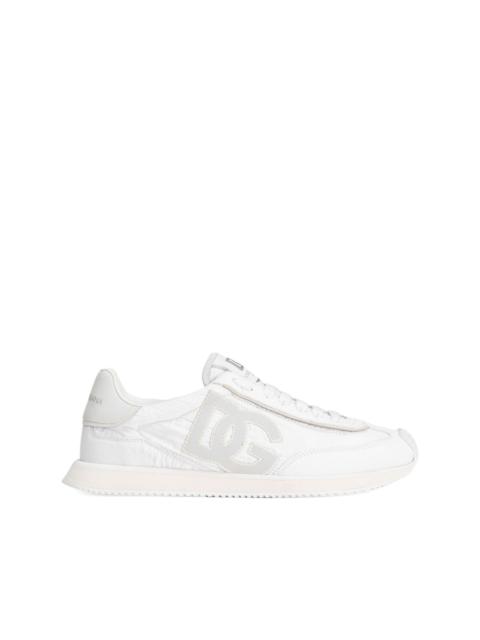 logo-patch panelled sneakers
