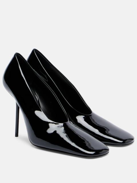 100 patent leather pumps