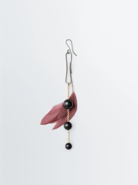 DOT EARRING WITH ONYX AND ROOSTER FEATHER