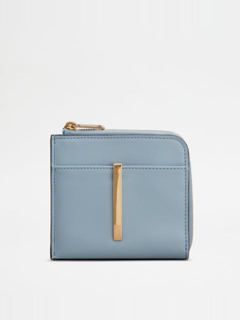 CARD HOLDER IN LEATHER - LIGHT BLUE