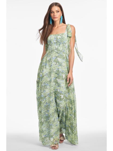 PEARL GOWN - PERIDOT BOUQUET