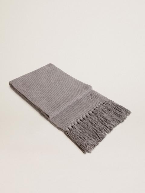Gray ribbed wool scarf