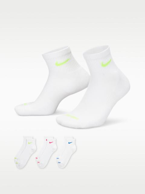 Nike Everyday Plus Cushioned Training Ankle Socks (3 Pairs)