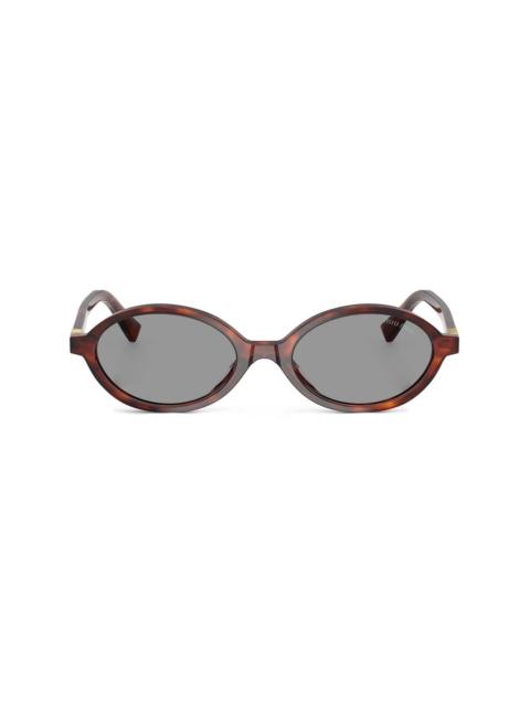 oval-frame sunglasses