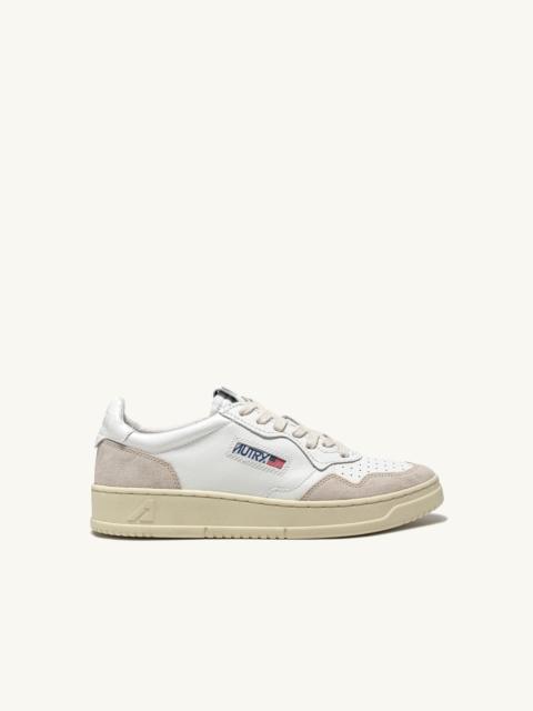 MEDALIST LOW SNEAKERS IN WHITE LEATHER AND BEIGE SUEDE