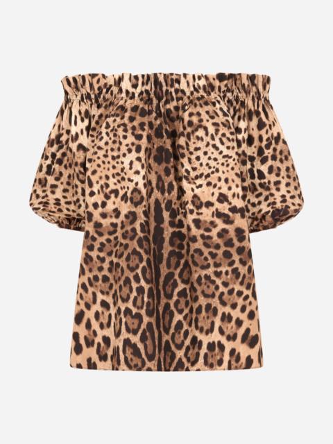 Short-sleeved leopard-print poplin top