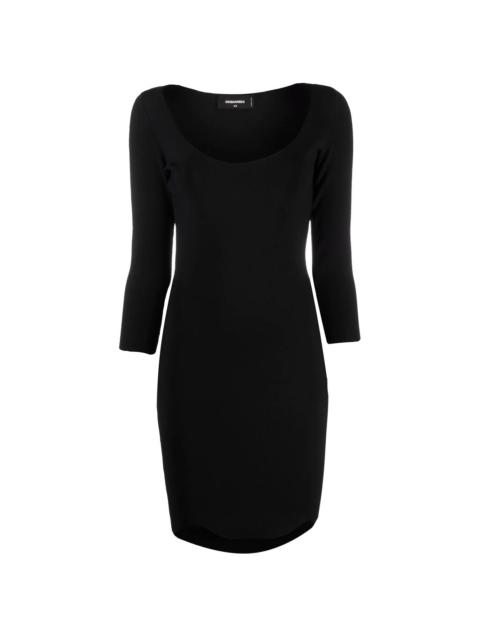 three quarter-sleeved fitted dress