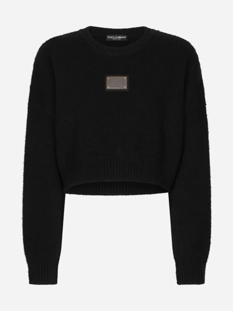 Wool and cashmere round-neck sweater with logo tag