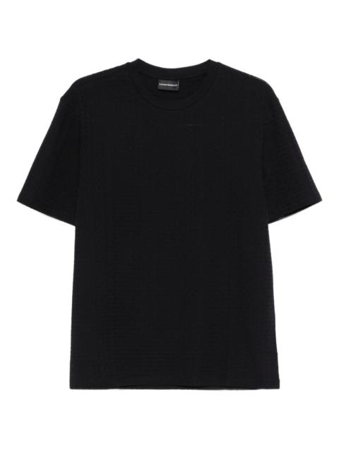 textured T-shirt