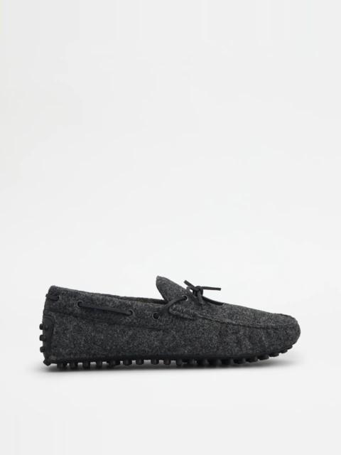 GOMMINO DRIVING SHOES IN FELT - GREY, BLACK