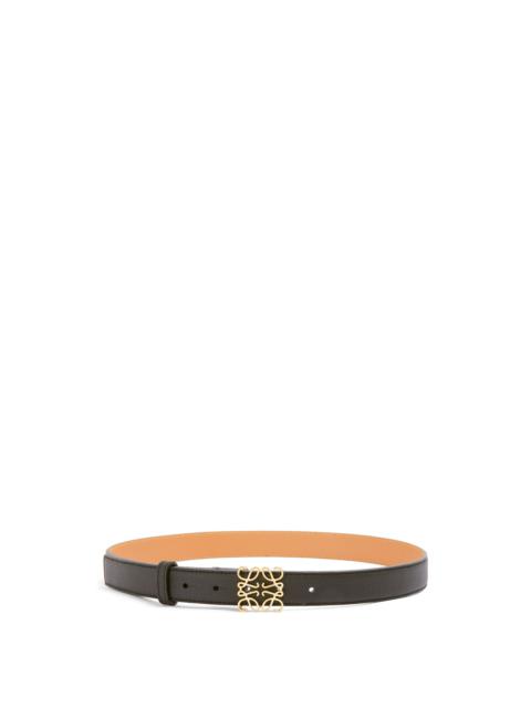 Anagram belt in pebble grain calfskin