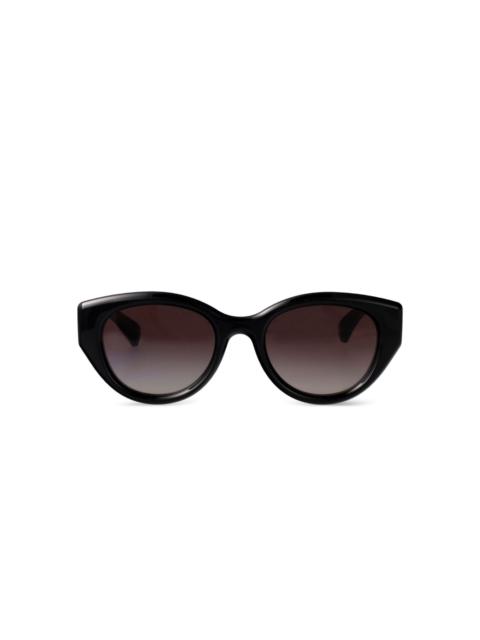 cat-eye frame sunglasses