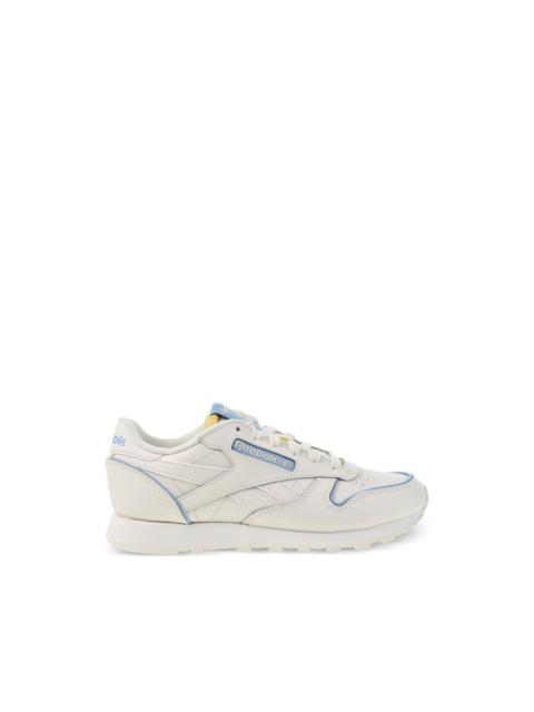 Classic lace-up leather sneakers