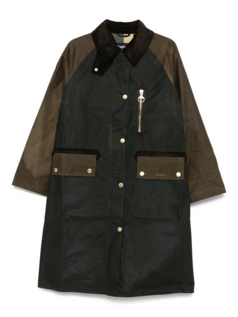 raglan-sleeve buttoned coat