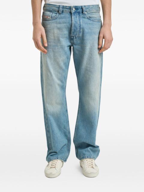 1980 D-eeper button-fastening jeans