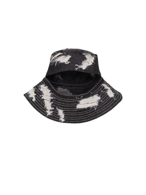 wide brim hat